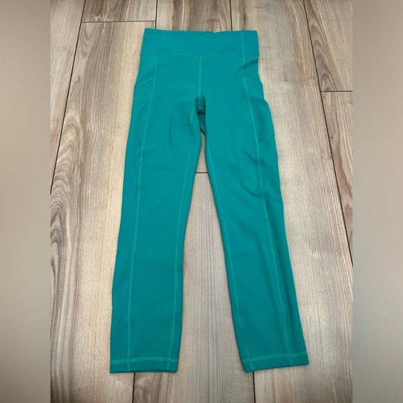 Lululemon Invigorate High-Rise Crop 23" - Picture 2 of 14